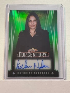 2025 Leaf Pop Century Green Prism Auto Kathrine Narducci 5/5 - Bild 1 von 2