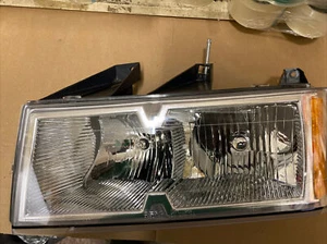 04-12 Chevy/GMC Colorado/Canyon, LH Driver Side Headlight , Part #335-1131L - Picture 1 of 8