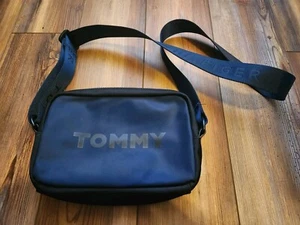 Tommy Hilfiger Nylon Camera Bag Crossbody Pouch - Navy Blue Modern Unisex - Picture 1 of 5