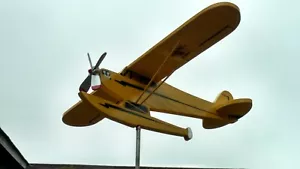 Piper Super Cub Flugzeug Luftfahrt Wetterfahne bemalt 21" Spannweite - Bild 1 von 10
