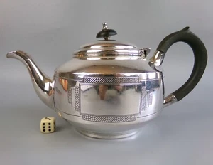 Silver plated Teapot Pot. Vintage / 1920's Art Deco. Wooden handle. - Picture 1 of 7