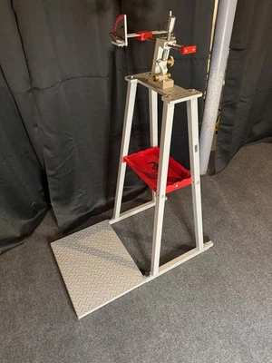 Máquina dobladora Golf Mechanix Loft & Lie + soporte y barra dobladora - $330 DESCUENTO Foto 1 de 4