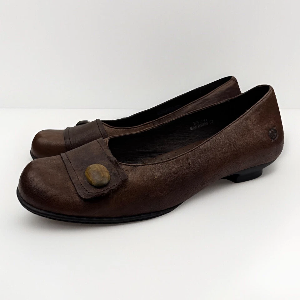 Born Women’s US 9.5 Brown Leather Button Detail Pumps Comfort Shoes Kitten Heel - Image 1 of 4