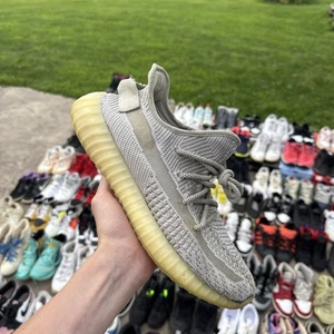 Yeezy 350 Boost V2 Box Size 8.5, EF2905, Static/Reflective - Picture 1 of 7