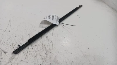 Tira de vidrio para puerta trasera izquierda Subaru Forester 2017 Foto 1 de 4