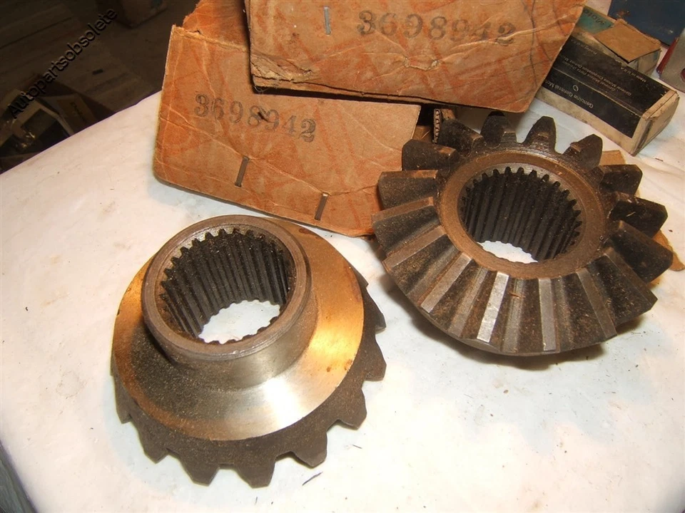 1952 1953 Chevrolet truck 2 spd rear differential side gears pair nos 3698942 - Image 1 of 1