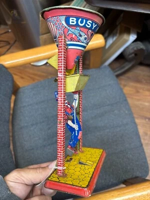 Vintage J. Chein Lata Litho Ocupado Mike Brinquedo de Areia funções - Imagem 1 de 4