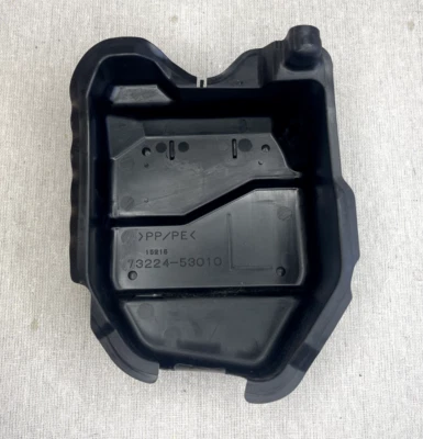 Cubierta del retractor del cinturón de seguridad delantero izquierdo Lexus IS250 IS350 2006-2014 OEM 73224-53010 Foto 1 de 3
