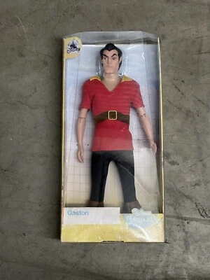 Boneca Disney Classic 12" Beauty And The Beast Gaston - Imagem 1 de 4
