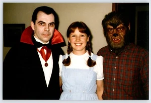 Vintage Foto 80er Halloween Photo Dracula Dorothy Werwolf Kostüme Party - Bild 1 von 4