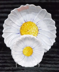 Daisy Shaped White Yellow Melamine Serving Bowl & Appetizer Plates Spring Summer - Picture 1 of 11