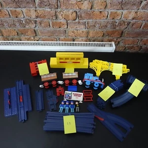 Tomy Thomas the Tank Elsbridge Station set 1989 vintage complete (missing roof) - Picture 1 of 24