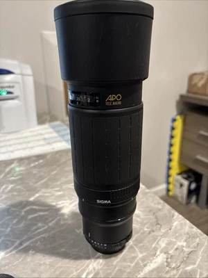 Sigma AF 400mm f5.6 APO Tele Macro Lens for Pentax Mount DEFECTIVE FOR PARTS - Image 1 of 4