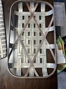 Metal Tobacco Basket Farmhouse Cabin Country Wall Decor 19.5X11.5” - Foto 1 di 7