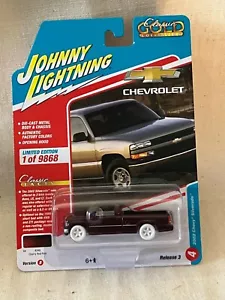 Johnny Lightning Gold Series 2002 Silverado CHASE - VHTF - Picture 1 of 3