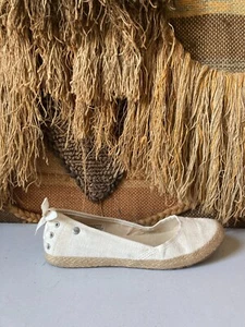 UGG Australia S/N 1003493 Cream Canvas Slip On Flats Shoes Size: 8 - Picture 1 of 10