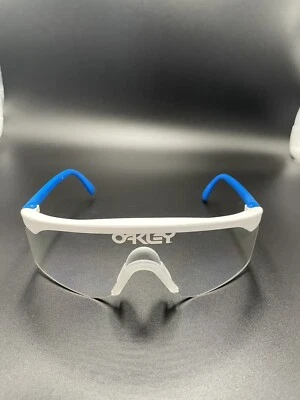Oakley Blade Gen 1 Matte White & Blue w/ Clear Lenses new - Image 1 of 4