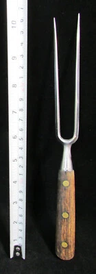 DE COLECCIÓN Victorinox 2 Dientes Bayoneta Carne Servir Horquilla para Tallar 3 Remaches Suiza Foto 1 de 4