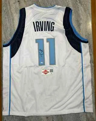 Camiseta deportiva autografiada firmada por Kyrie Irving de los Dallas Mavericks de baloncesto certificado de autenticidad PAAS Foto 1 de 4