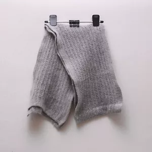 Hugo Boss Warm Unisex Grey Scarf Wool Mix One Size 92x 24cm - Picture 1 of 5