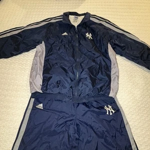 Set giacca a vento tuta da pista grande uomo vintage New York Yankees Adidas  - Foto 1 di 12