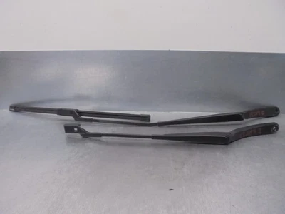 2206251 BRAZO LIMPIA DELANTERO DERECHO / 2206394 / 4879188 PARA FORD FOCUS 1.5 E - Imagen 1 de 4