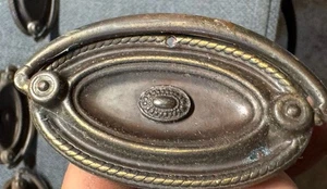 9 Vintage Hepplewhite Duncan Phyfe Stil Schubladengriffe einzelnes Schraubenloch 2,75" lang - Bild 1 von 6