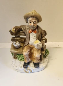 Capodimonte Tramp on a Bench Feeding Birds Figurine Hand Painted Made in Italy - Bild 1 von 7