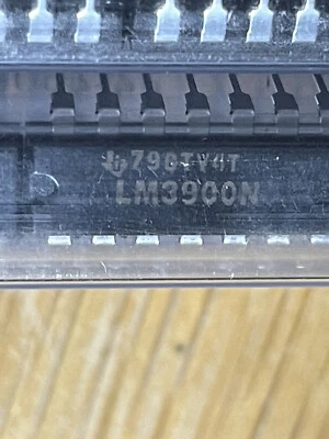 A lot of  Ten (10). TI LM3900N, Quad Amplifiers in a 14 pins PDIP package. - Image 1 of 2