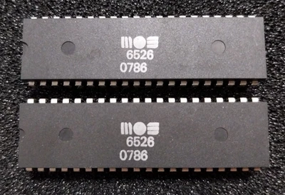 2x MOS 6526 Commodore 64 CIA with same date code (0786) - Image 1 of 3