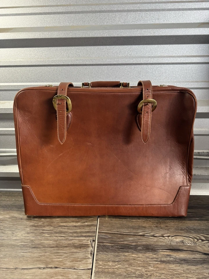 Hermosa bolsa de equipaje de cuero vintage - Bridlehide de Byron Foto 1 de 4