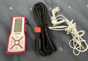 Reproductor de MP3 SanDisk Sansa m240 1 GB rosa paquete con auriculares y cable USB - Imagen 1 de 3