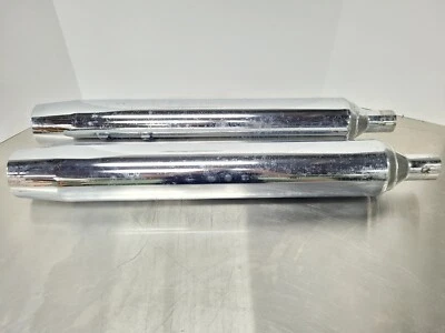 Tubos silenciadores de escape cromados Harley Davidson Tri Glide 65538-09, 65846-10A Foto 1 de 4