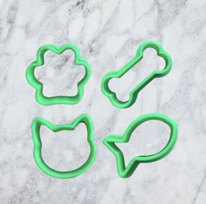 Dog & Cat Treat Cookie Cutters - 4 Sizes - Picture 1 of 2