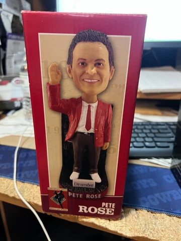 PETE ROSE---CINCINNATI REDS -----2016---------BOBBLEHEAD Cover