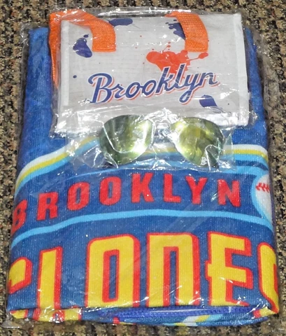 BROOKLYN CYCLONES SGA 6 PACK CAN COOLER BAG BEACH TOWEL SUNGLASSES CONEY ISLAND Cover