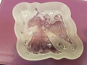 Angel w/ Trumpet Dish Frosted Clear Glass Diamond Christmas Holiday Home Accents - Picture 1 of 12