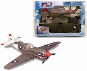 New Ray P-40 Green White Fighter Airplane Model Kit Scale 1:48 Brand New Box