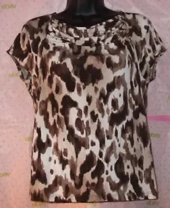 $68 JONES WEAR Petite/L KNIT ANIMAL PRINT TEE BLOUSE BROWN WHITE SOFT TEXT TOP - Picture 1 of 3