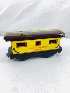 MARX O27 Metal Union Pacific 3824 Yellow Caboose Train Car - For Parts! - Picture 1 of 9