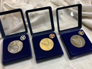 Rare Complete Set of 3 Pigeon Racing Medals + Pins VDBZ Essen Vintage 1970-90s - Picture 1 of 15