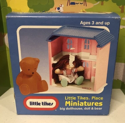 1993 Little Tikes место миниатюры большой кукольный домик, кукла и медведь набор #5554 новый читать - Изображение 1 из 4
