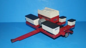 Ertl USA 1/16 Case IH International Harvester 900 Cyclo Air 4 Row Planter - Picture 1 of 12