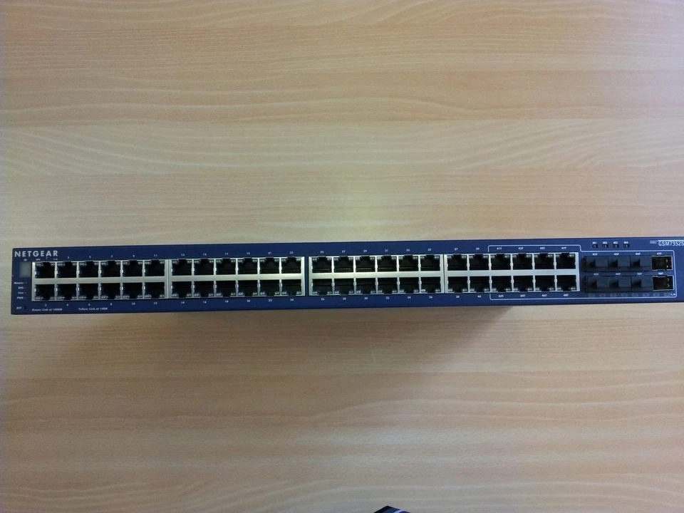NETGEAR GSM7352S 8-port Stackable L3 Managed Switch 10/100/1000 Mbps Rackmount - Bild 1 von 1