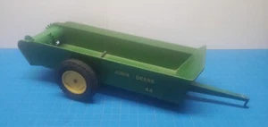 Vintage Ertl 1/16 Early John Deere 44 Manure Spreader - Picture 1 of 6