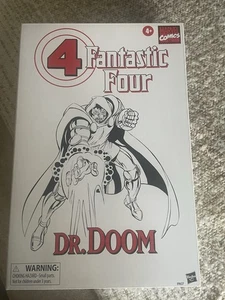 Marvel Comics 4 Fantastic Four DR.DOOM Includes Figure And 10 Accessories + Box - Picture 1 of 3