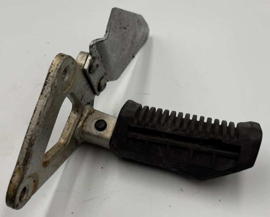 Suzuki GS500E GS500 GS 500 E 1995 estriba lateral izquierda montaje pedal montaje 1994 H1 Foto 1 de 4