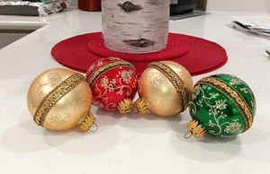 4 runde Vintage Krebs Weihnachtsschmuck mit Glitzer & Goldgeflecht - West Germany - Bild 1 von 3