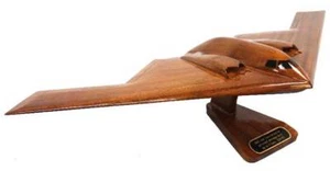 Modelo de escritorio de exhibición de madera de caoba artesanal B-2 ""Spirit"" altamente detallado - Imagen 1 de 6