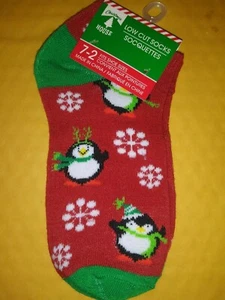 1 pair girl fashion lo-cut socks size 7-2 Penguin and Snowflakes - Picture 1 of 3